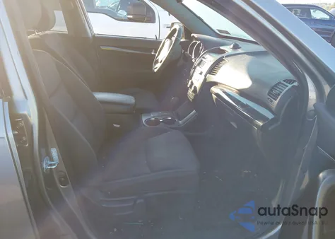 2011 Kia Sorento Lx z USA, uszkodzony, nr VIN 5XYKTCA10BG116773